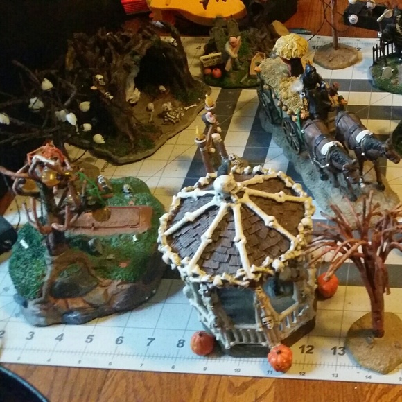 Halloween decor - Picture 2 of 4